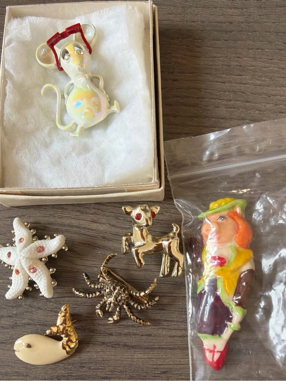 6 vintage Animal Pins Crab, Starfish, Gerry’s Mouse……